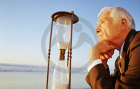 Средняя продолжительность жизни в России растет с каждым годом.