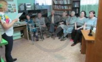 Пожилые люди в Семеновском специальном доме – интернате для престарелых и инвалидов  ждут 150 новых книг